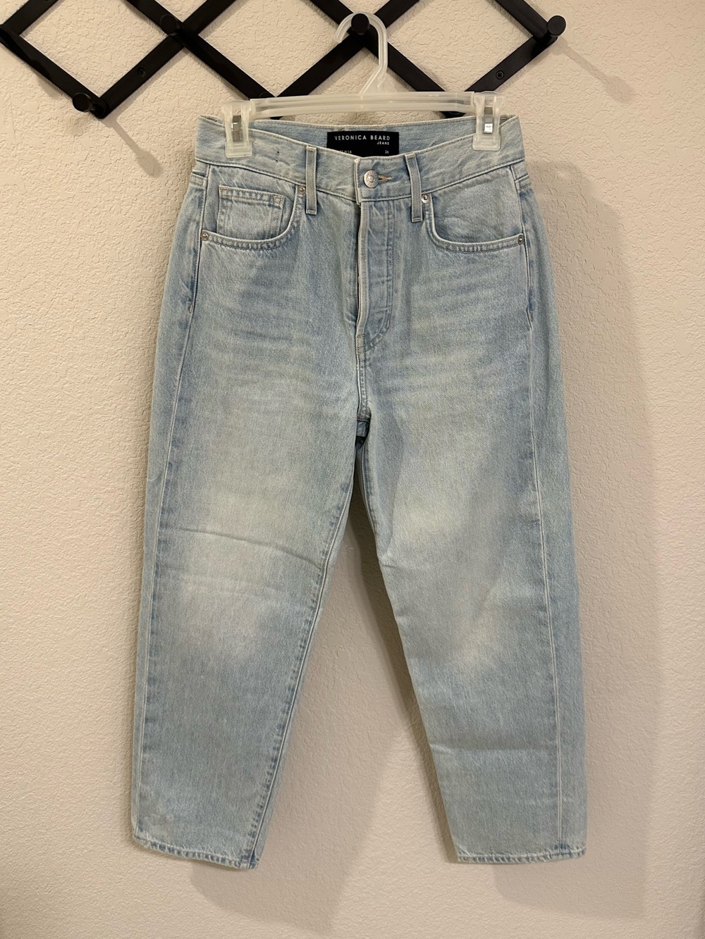 Veronica Beard Blake Crop Classic Straight High Rise Size 26 Light Wash Aire
